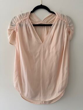 Vince Sill Ruched Tie Shoulder Round Hem Pretty Peach Blouse Top V Neck Feminine